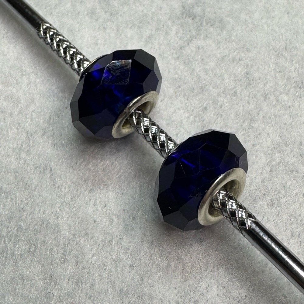 5/$20 single Faceted Charm Bead